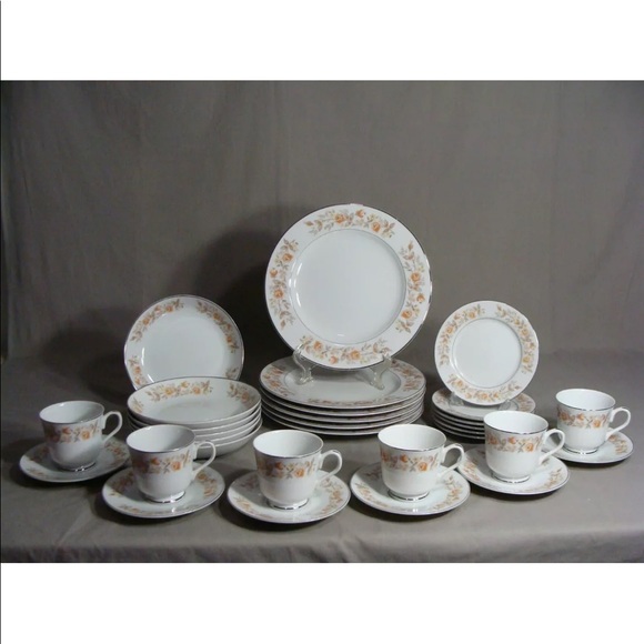 30 piece Carlion China Set